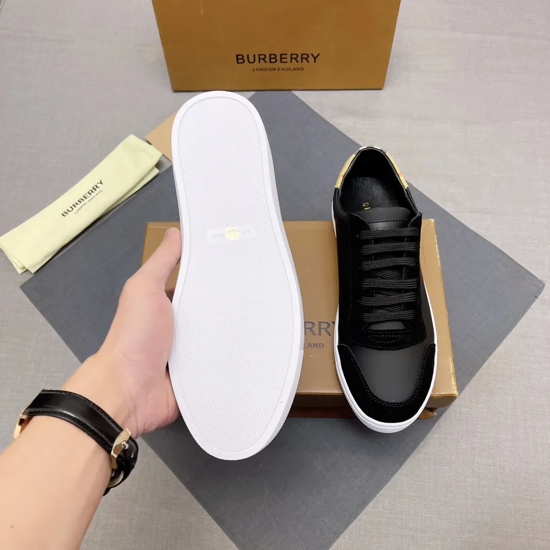 p380 【Burberry】Burberry’s new men’s casual shoes! Classic striped cloth paired with imported first-layer silk calfskin and high-mercerized nubuck leather. Real sheepskin lining is very comfortable. Original outsole. Two-color selection, details determine quality. Welcome to compare. Size: 38-44 No. 019